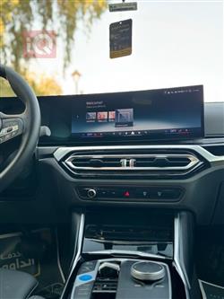 بی ئێم دەبڵیو i4